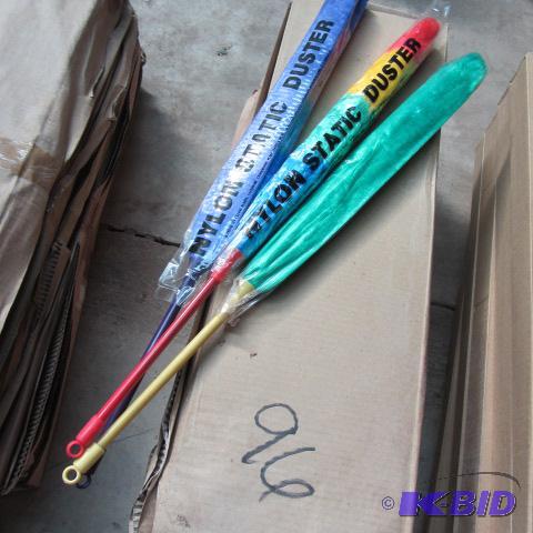 lot 96 image: Nylon Static Dusters