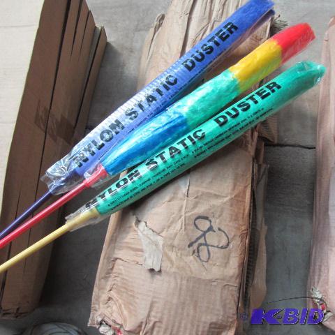 lot 98 image: Nylon Static Dusters