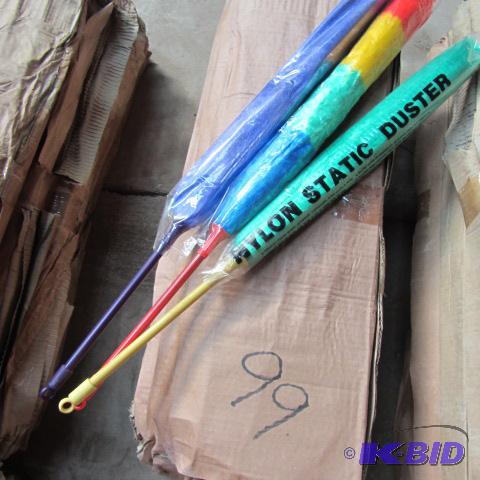 lot 99 image: Nylon Static Dusters