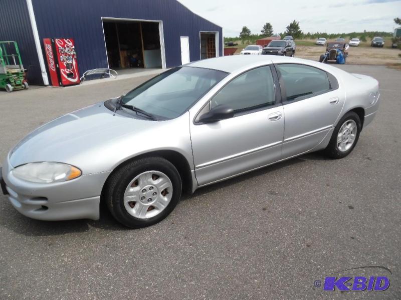 lot 1 image: 04 Dodge Intrepid