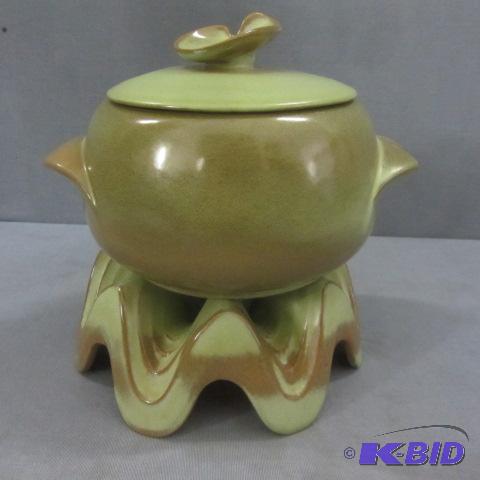 lot 101 image: Frankoma Casserole, Warmer