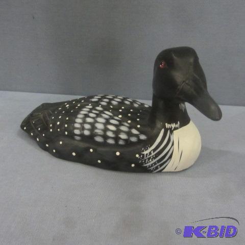 lot 105 image: Hand Carved Loon