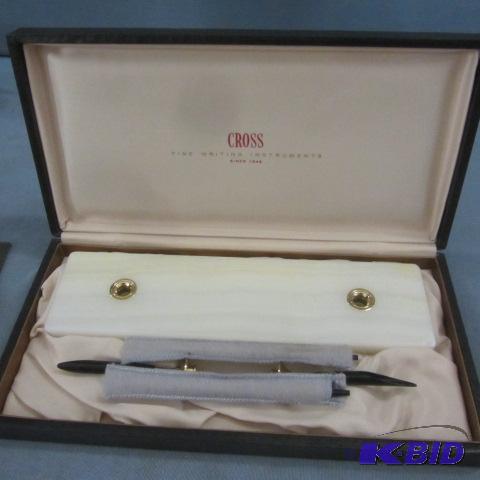 lot 183 image: Cross Onyx Pen Set