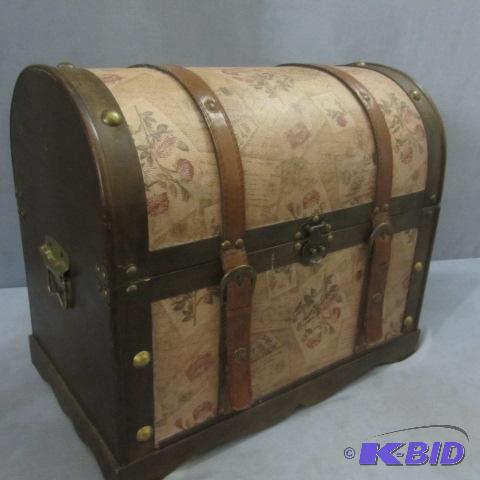 lot 217 image: Decorative Steamer Trunk