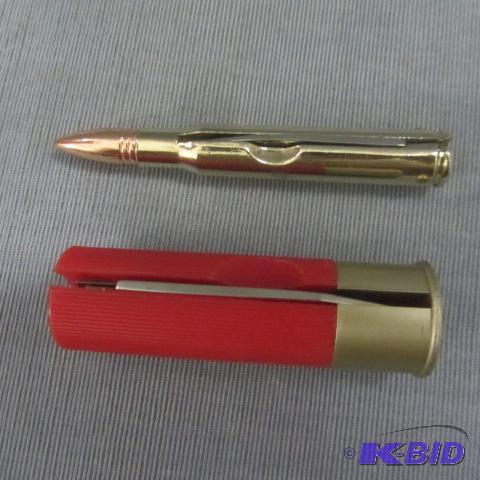 lot 22 image: Bullet Pocket Knife