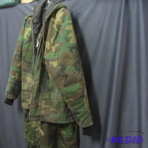lot 227 image: Camo Hooded Parka & Bibs