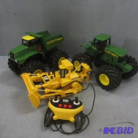 lot 37 image: John Deere, Cat Toys