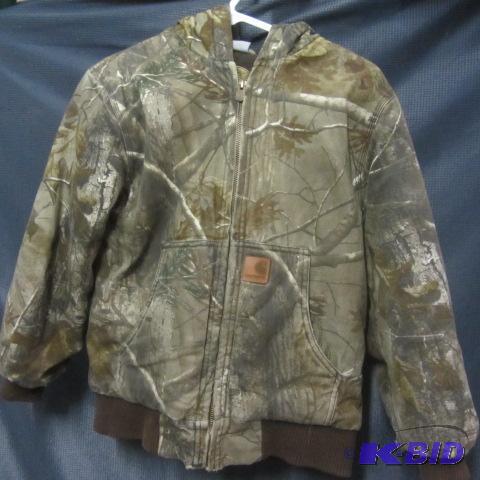 lot 62 image: Carhart Youth Camo Jacket