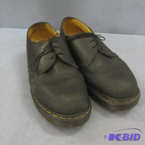 lot 90 image: Dr. Martens Black Shoes