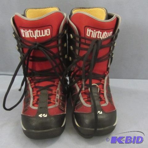 lot 94 image: Snowboard Boots