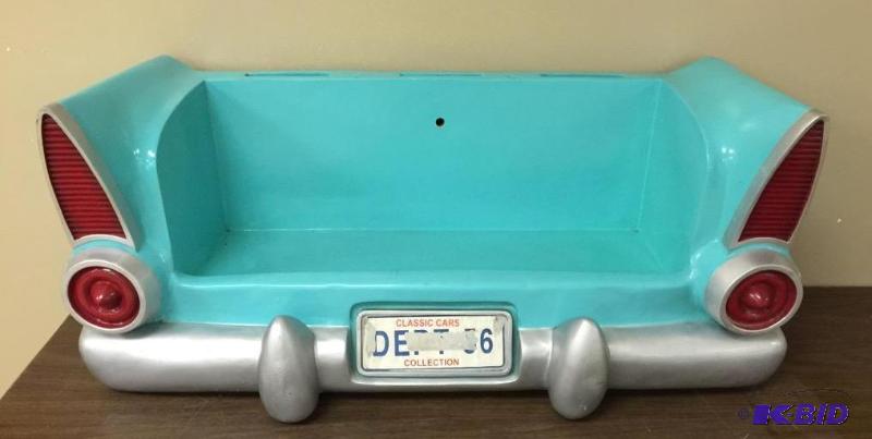 lot 2 image: Classic 50s Car Rear End Wall Shelf by Dept 56