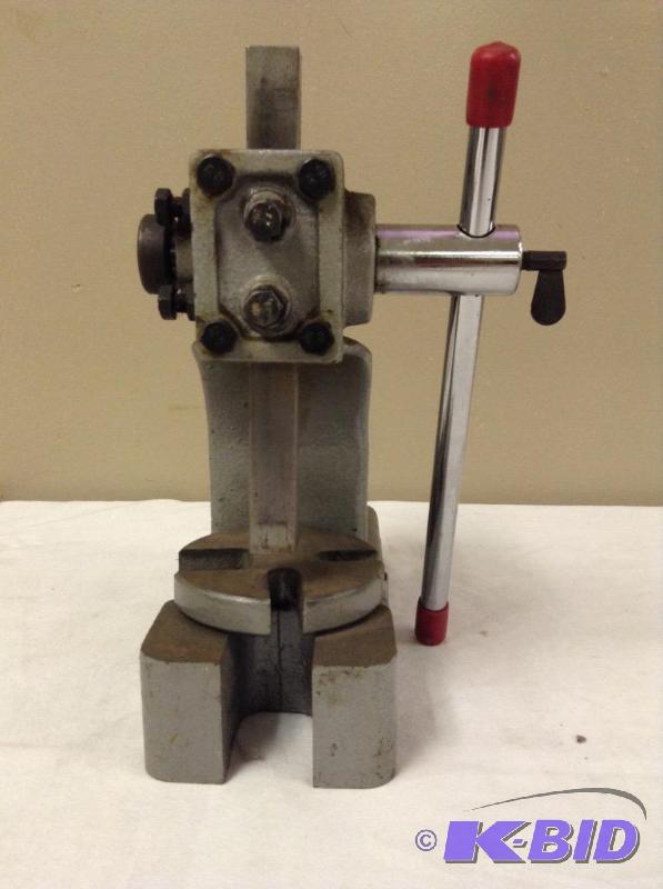 lot 31 image: Vintage Hand Press