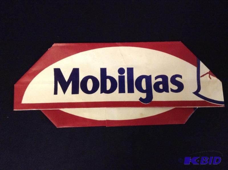 lot 35 image: Vintage MobiloilMobilgas Filling Station Attendant Hat 2