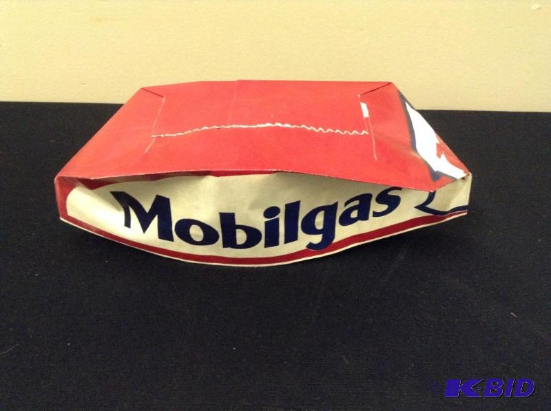 lot 37 image: Vintage MobiloilMobilgas Filling Station Attendant Hat 3