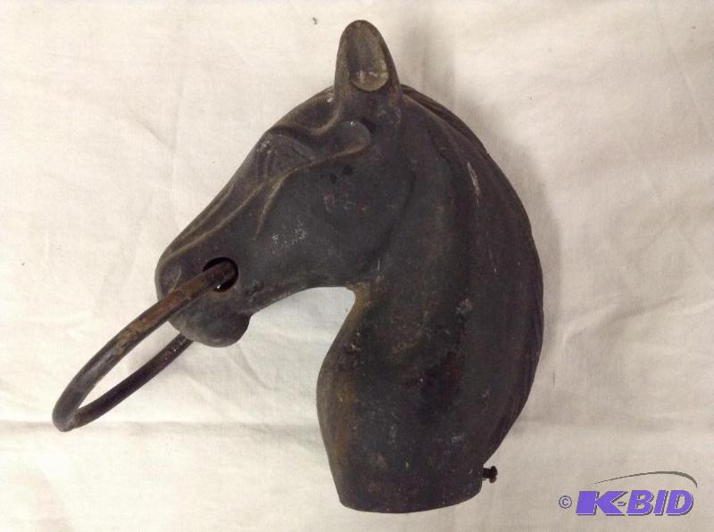 lot 38 image: Cast Iron Horse Head Hitching Post Topper