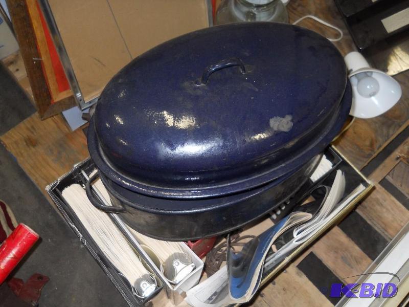 lot 26 image: Roasting Pan
