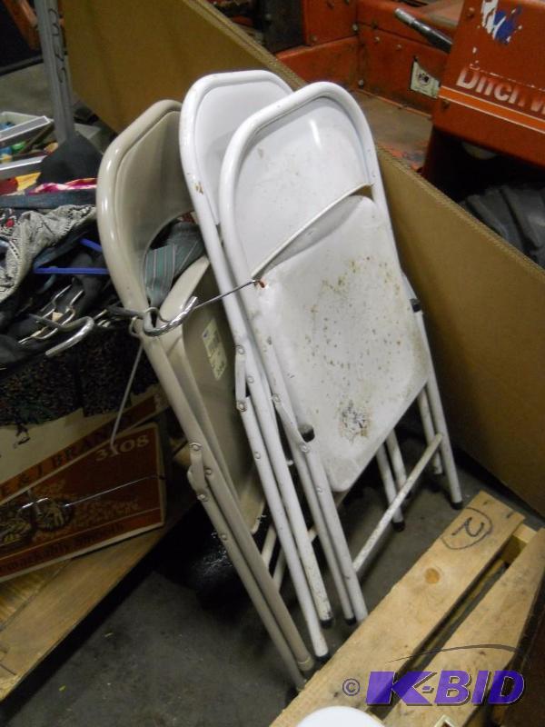 lot 35 image: 3 Metal Folding Chairs