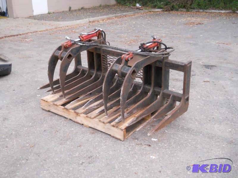 lot 9 image: Skid Steer Hydraulic Grapple Attachment. NO RESERVE