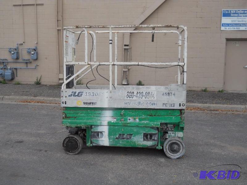 lot 6 image: 2005 JLG 1930ES Scissorlift. Aluminum Deck.
