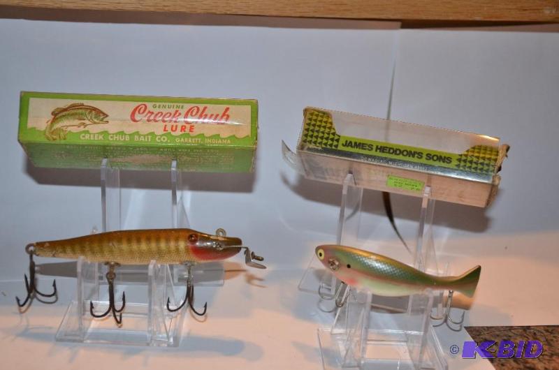 lot 26 image: Antique Heddon Prowler Lure & Creek Chub ...
