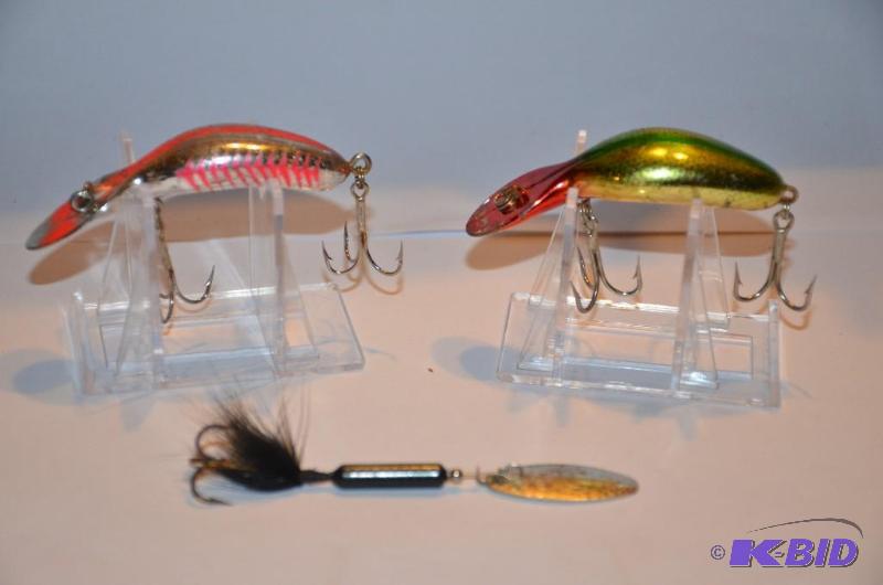 lot 67 image: 1 Heddon Rooster Tail & 2 Heddon Tadpolly...