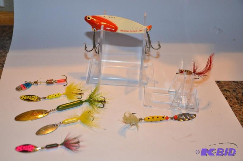 lot 70 image: Heddon Sonar 435, 1 Antique fly lure & 6 ...