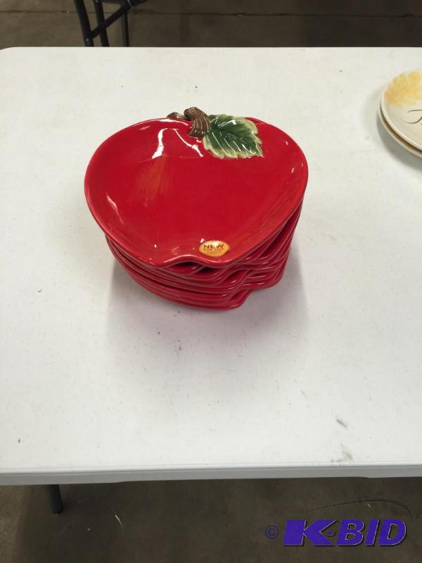 10 Better Homes & Gardens Apple plates