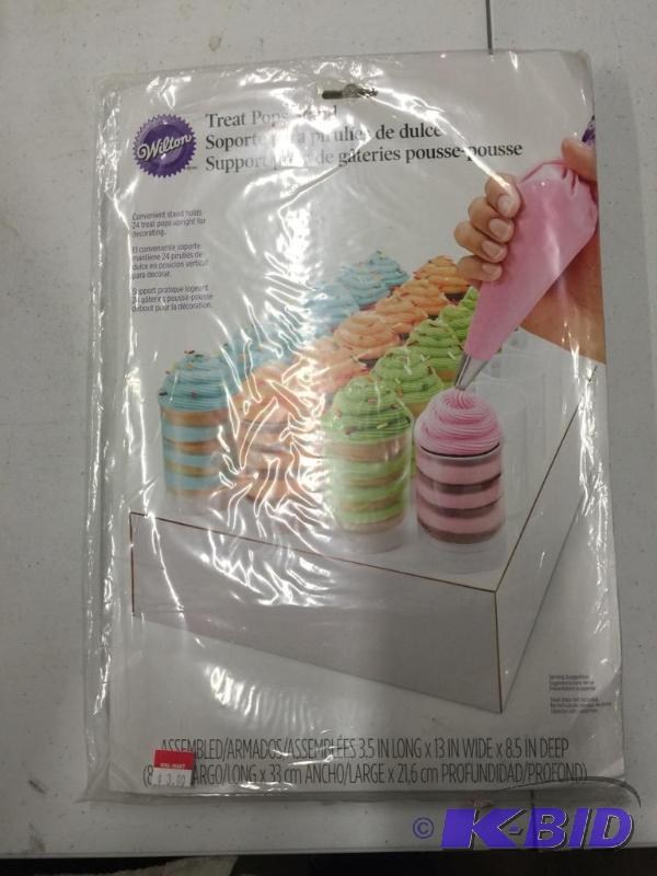 Wilton Treats pop stand