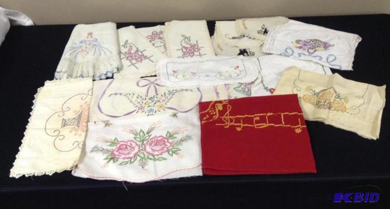 lot 102 image: Vintage Embroidered Linens
