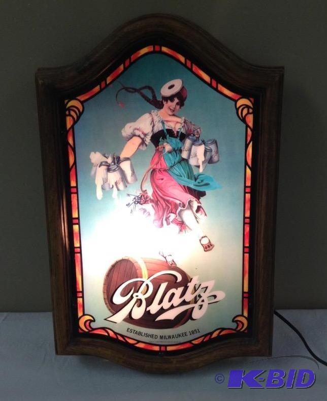 lot 11 image: Vintage Lighted Blatz Beer Sign
