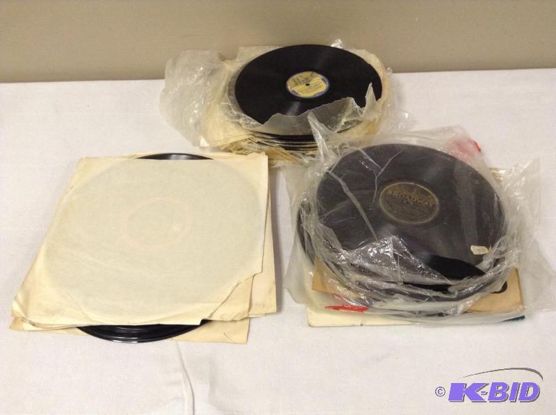 lot 118 image: Vintage 78RPM & 33RPM Records