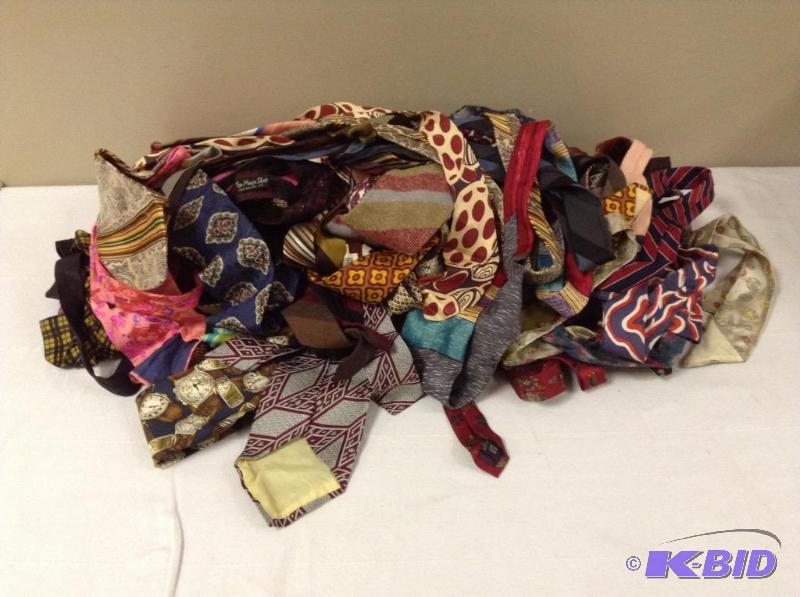 lot 125 image: Large Lot Mens Ties