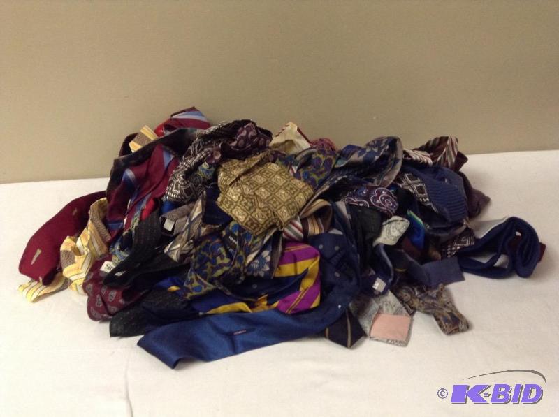 lot 126 image: Large Lot Mens Ties