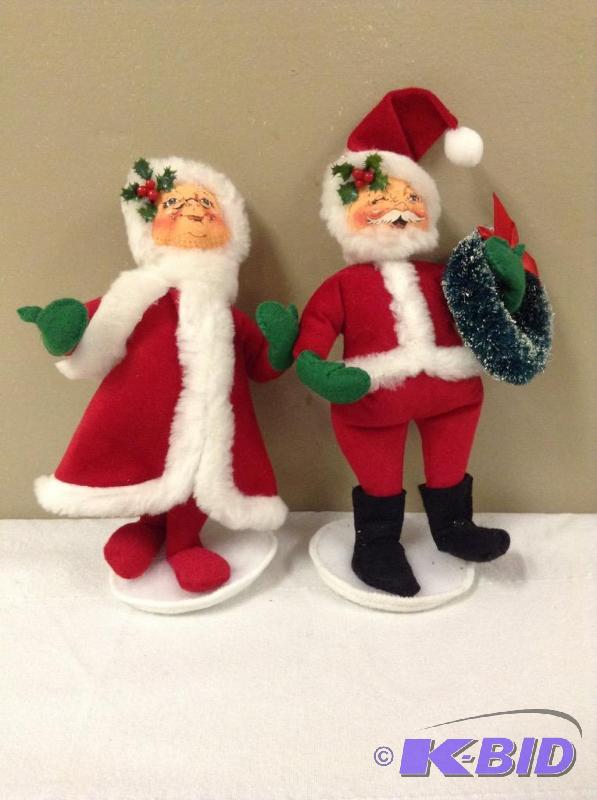 lot 17 image: Annalee Santa & Mrs. Claus