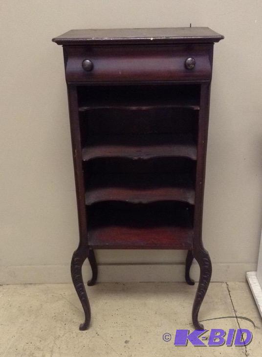 lot 3 image: Vintage Sheet Music Cabinet