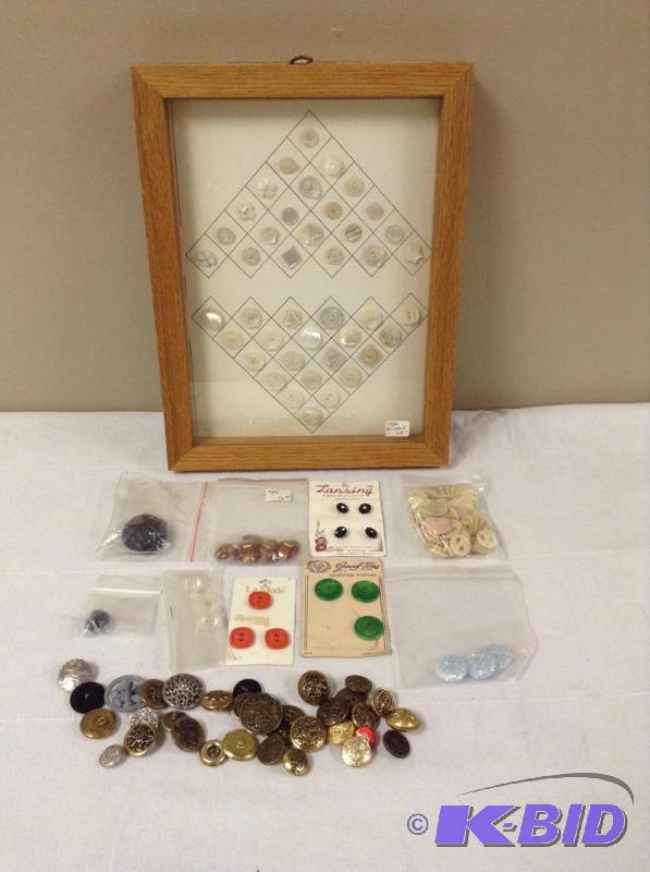 lot 39 image: Vintage Button Collection