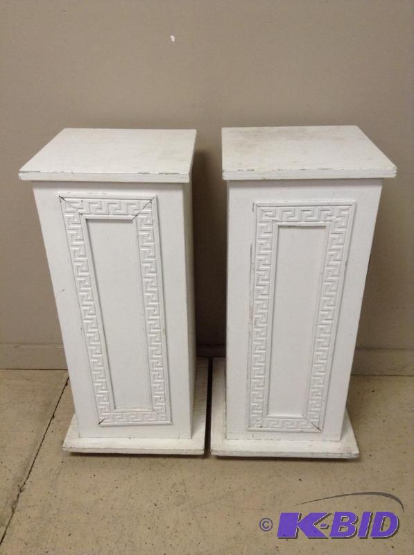 lot 4 image: Pair of Matching Pillar Plant Stands