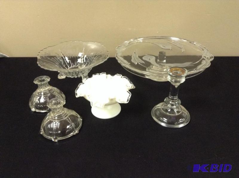 lot 48 image: Lot Glassware - Fenton
