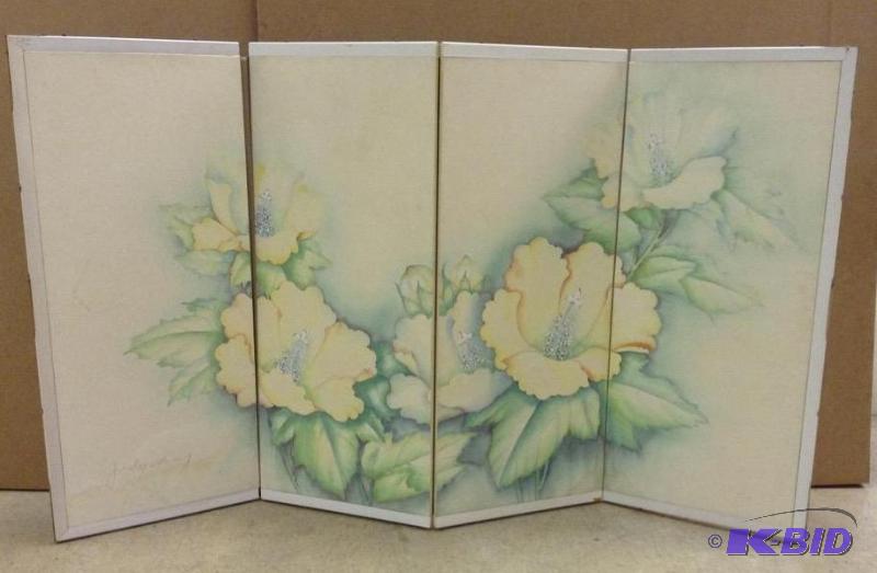 lot 61 image: Four Panel Table Top Divider