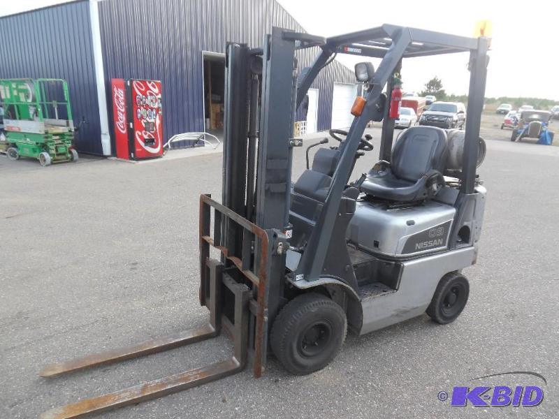 lot 2 image: Forklift