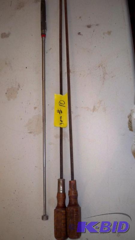 2-30&quot WOOD HANDLE SCREWDRIVERS AND MAGNE...