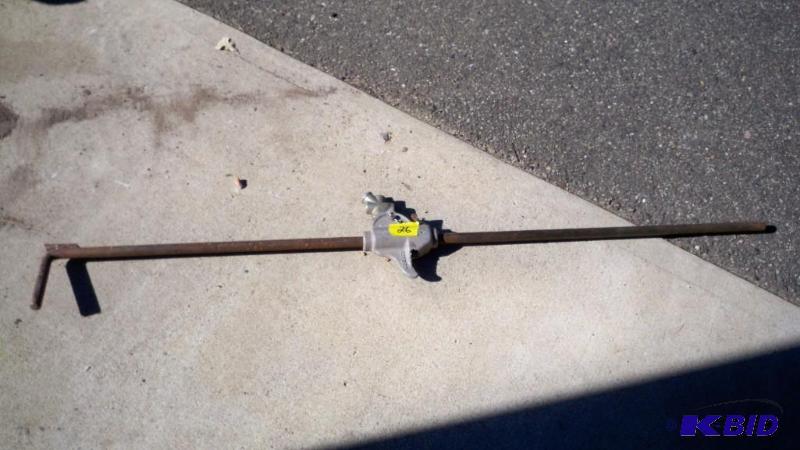 BODY SHOP STICK JACK, WORKS GREAT...