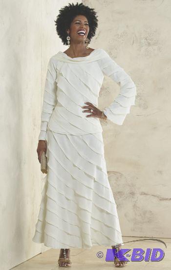 lot 35 image: Ashro&nbspIvory Consuela&nbspSkirt Set ...