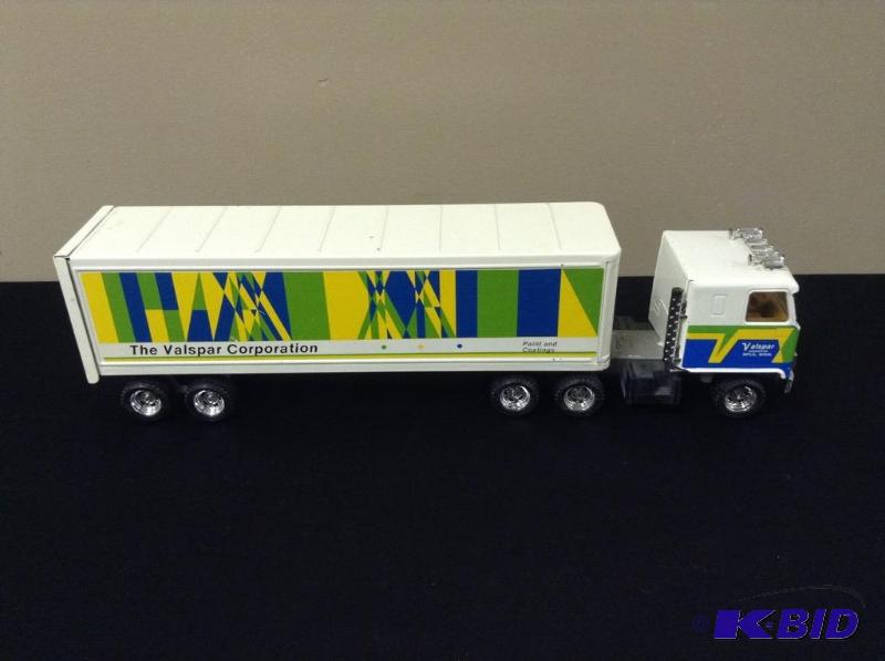 lot 49 image: Valspar Corporation Semi Truck Toy