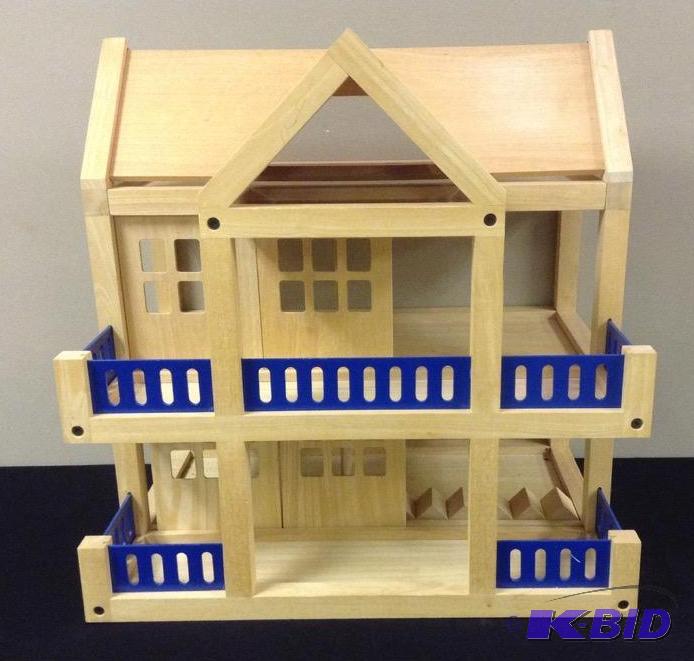 lot 78 image: Wooden Doll House with Folks and Stuff
