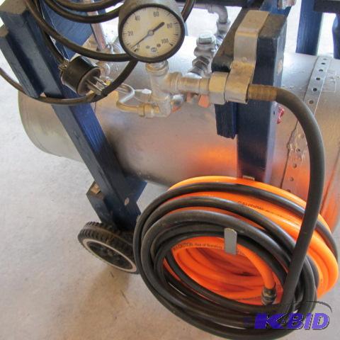 lot 103 image: Air Compressor