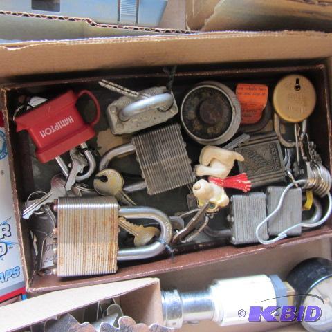 lot 140 image: Padlocks, Plumbing, Labeler