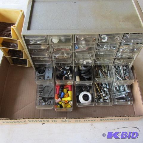 lot 145 image: Organizer & Hardware