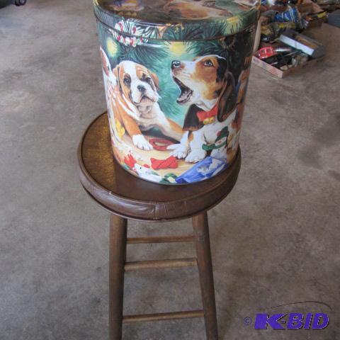 lot 164 image: Stool, Tin