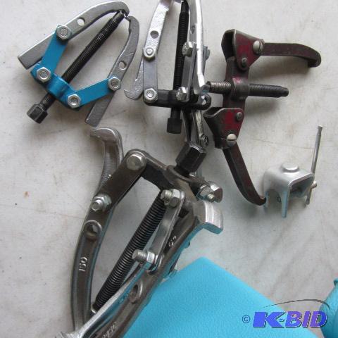 lot 172 image: Clutch & Gear Pullers